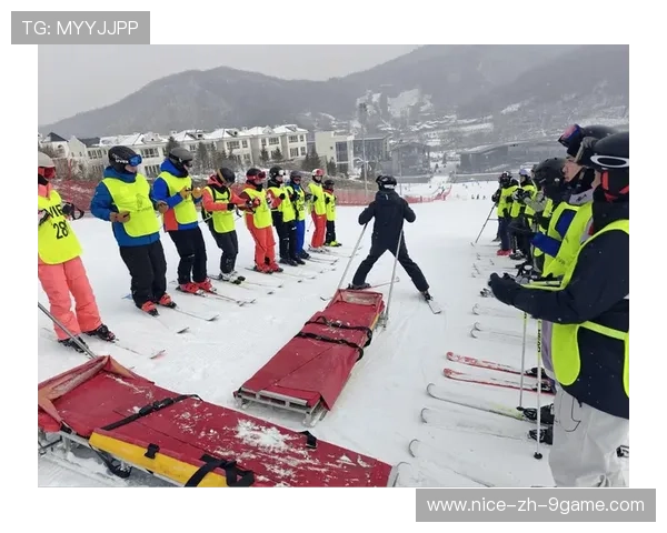 冰雪运动学院开展少儿滑雪教学的案例分享与师资培训，滑雪培训视频教程